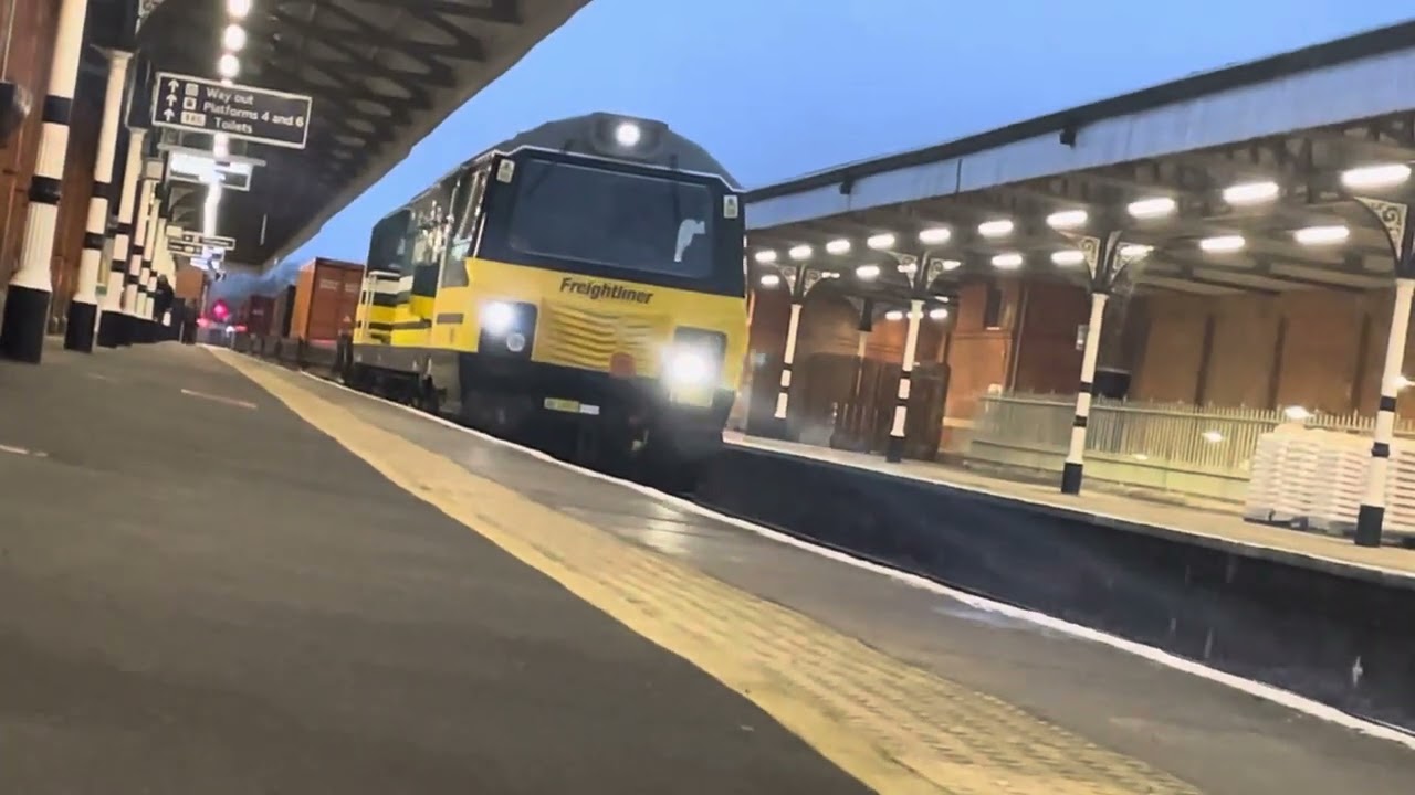 new CLASS 70008 New freightliner livery to Southampton ￼