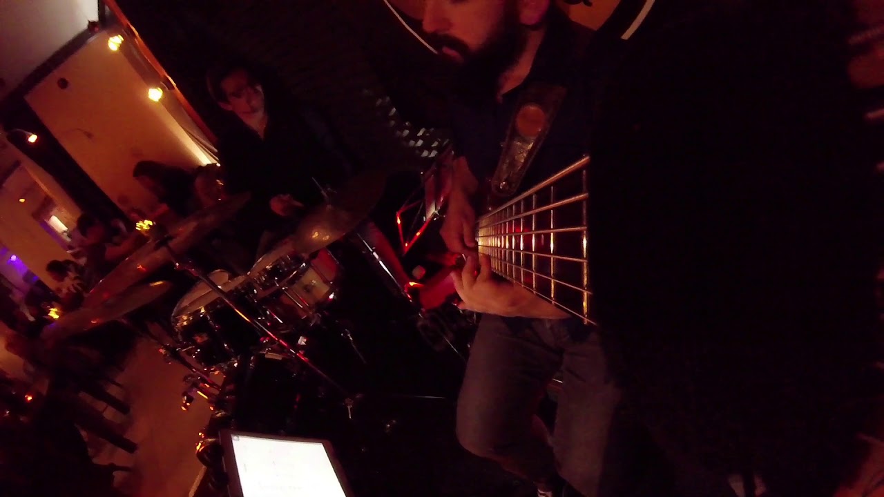 Ivan Beck's BASS CAM #3 - Blue Bossa (Bass solo excerpt)