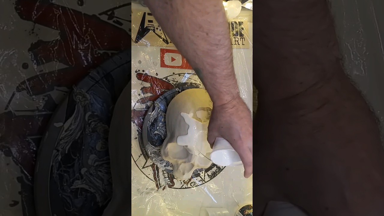 Acrylic Paint Pour Over Plaster Skull Mold | Unique Art Tutorial #paintpour #acrylicpour #art #skull