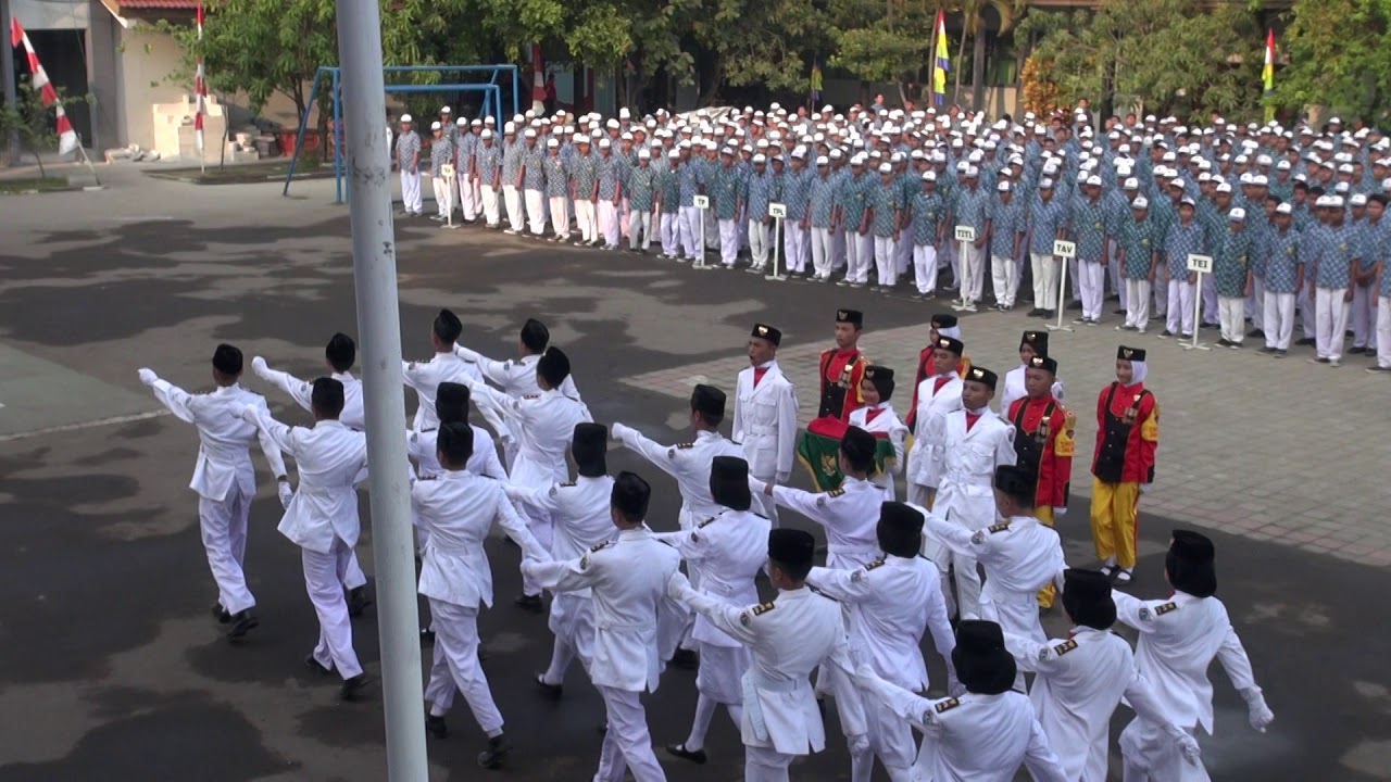 Pengibaran Bendera Merah Putih Paskibra SMK Negeri 4 JAKARTA