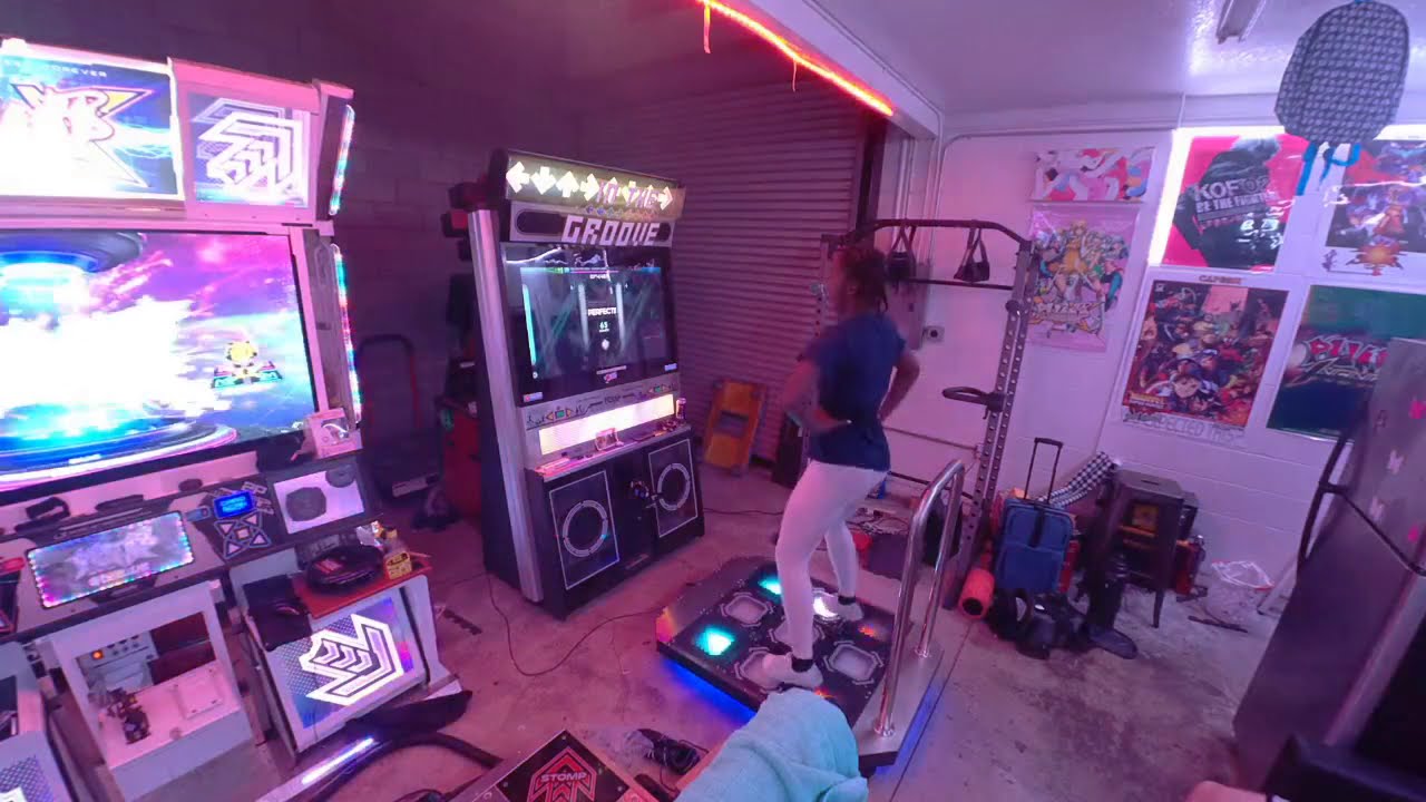 StepmaniaX CX Edition????? Live at the House of Phil