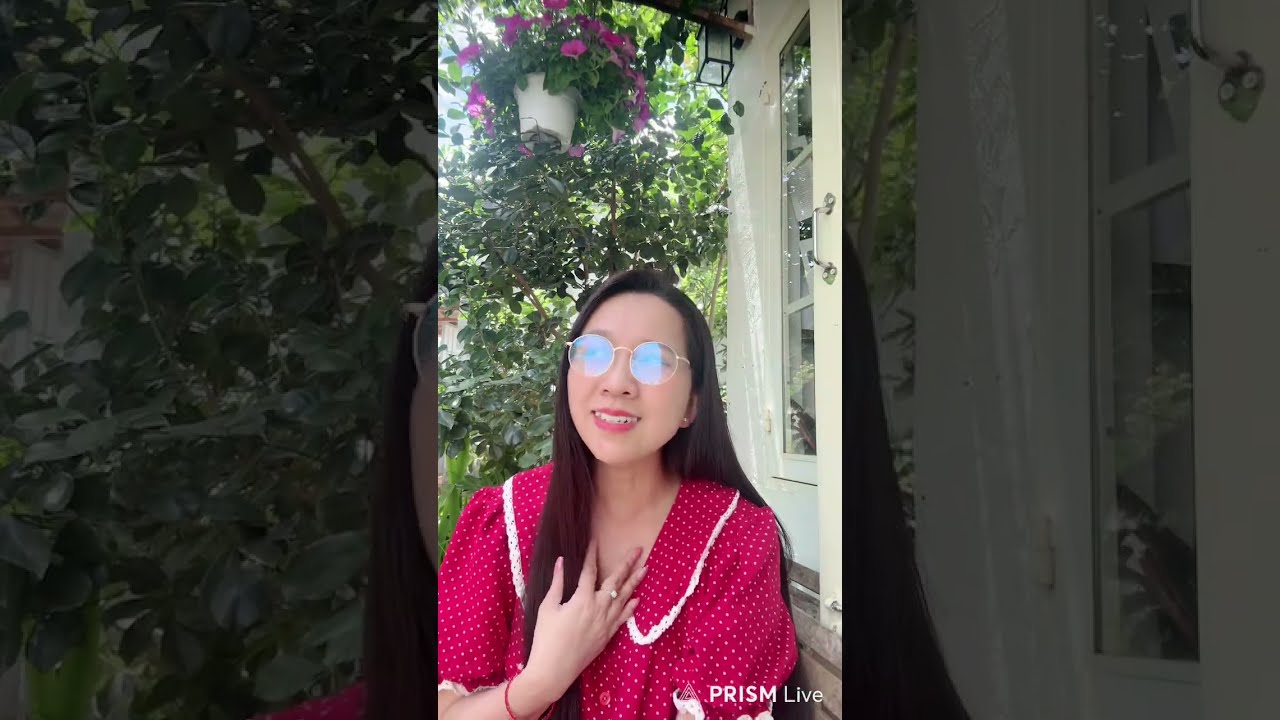 Hồng Phượng livestream giao lưu khán giả trưa 14/3/2026