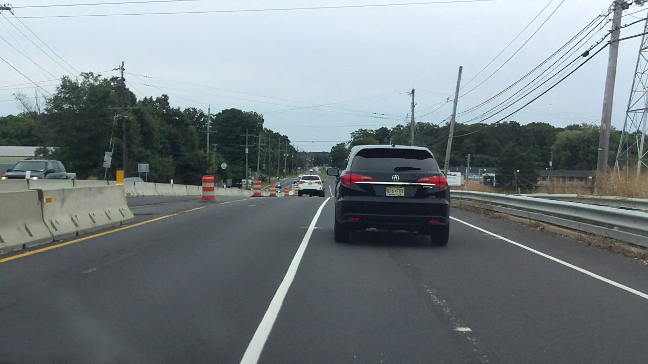 NJ 33 (NJ 33 BUSINESS to Garden State Parkway) eastbound