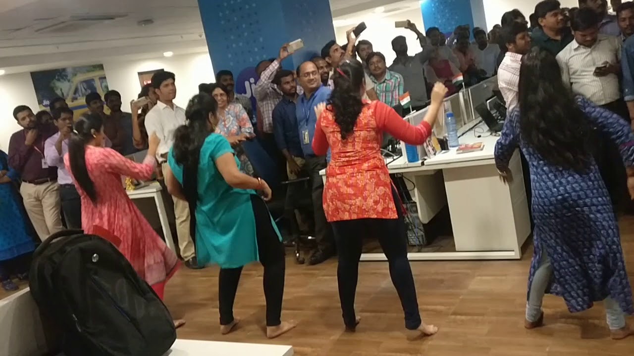 Jio Vijaywada flash mob dance on 14 th Nov