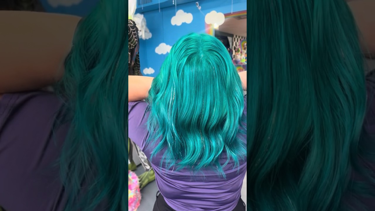 🐠🩵Mermaid hair🩵🐠 I used pulp riot for this color. ✨#mermaidhair #tealhair #satisfying #pulpriot