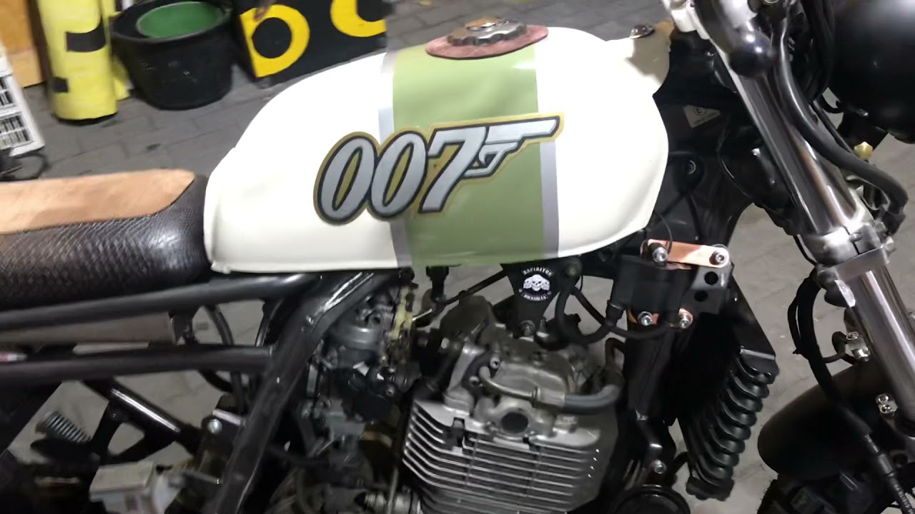 Suzuki XF650 Freewind Scrambler Bratstyle