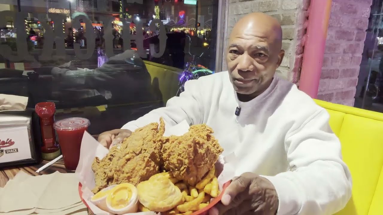Taste-Testing Fried Chicken on South Beach: Oceanfront Crunch