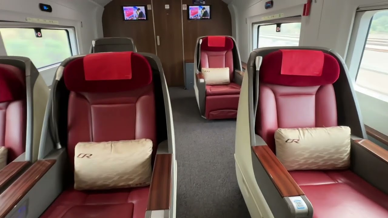 China high speed train from Guangzhou to Yangshuo. #G2264train #guangzhoutrain #yangshuotrain