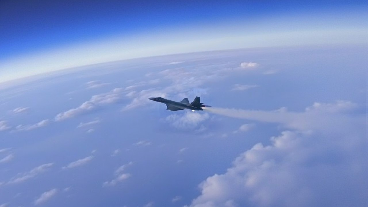 Astronauts Spot a Plane That Accidentally Ended up in Space - Then They Look Closer