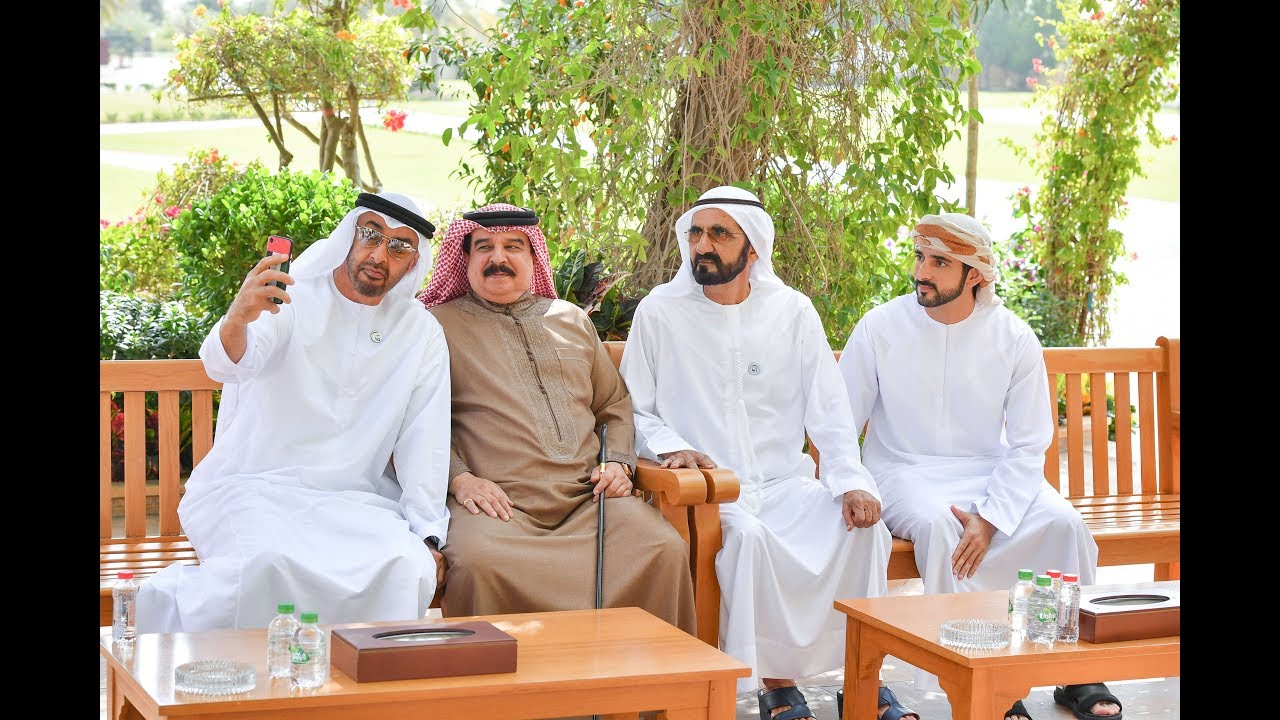 محمد بن راشد ومحمد بن زايد يستقبلان ملك البحرين