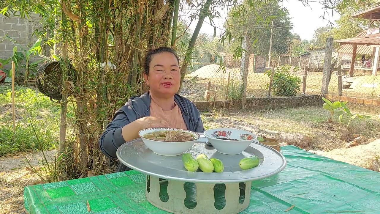 อากาศมื้อนี้ร้อนคักกินข้าวเว้าฟื้นอะดีดแต่เป็นสาวให้พัง