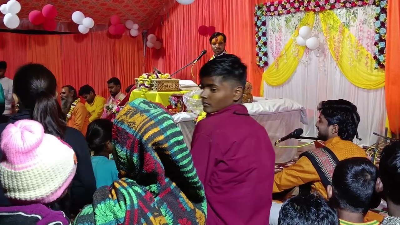 ग्राम बिल्सी में श्रीमद् भागवत कथा हो रही है 