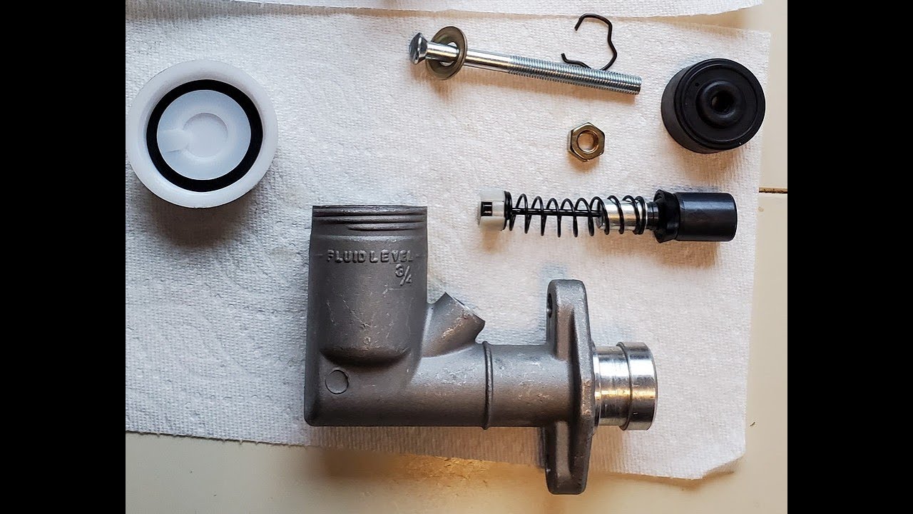 Girling style master cylinder / no name compared to brand name US made.