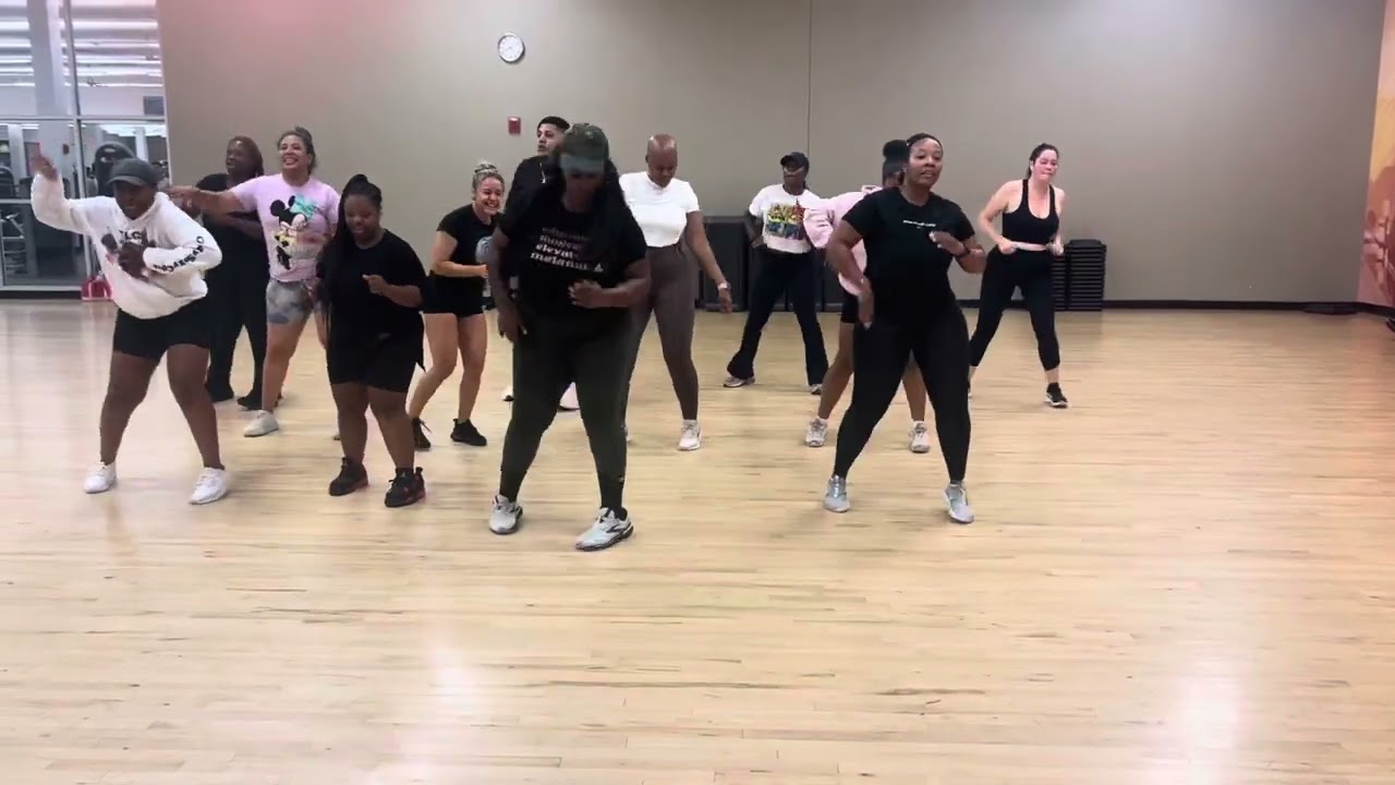Bodega Baddie | Cardi B | ZUMBA | Merengue | HipHop | By: KYRA LECORA 