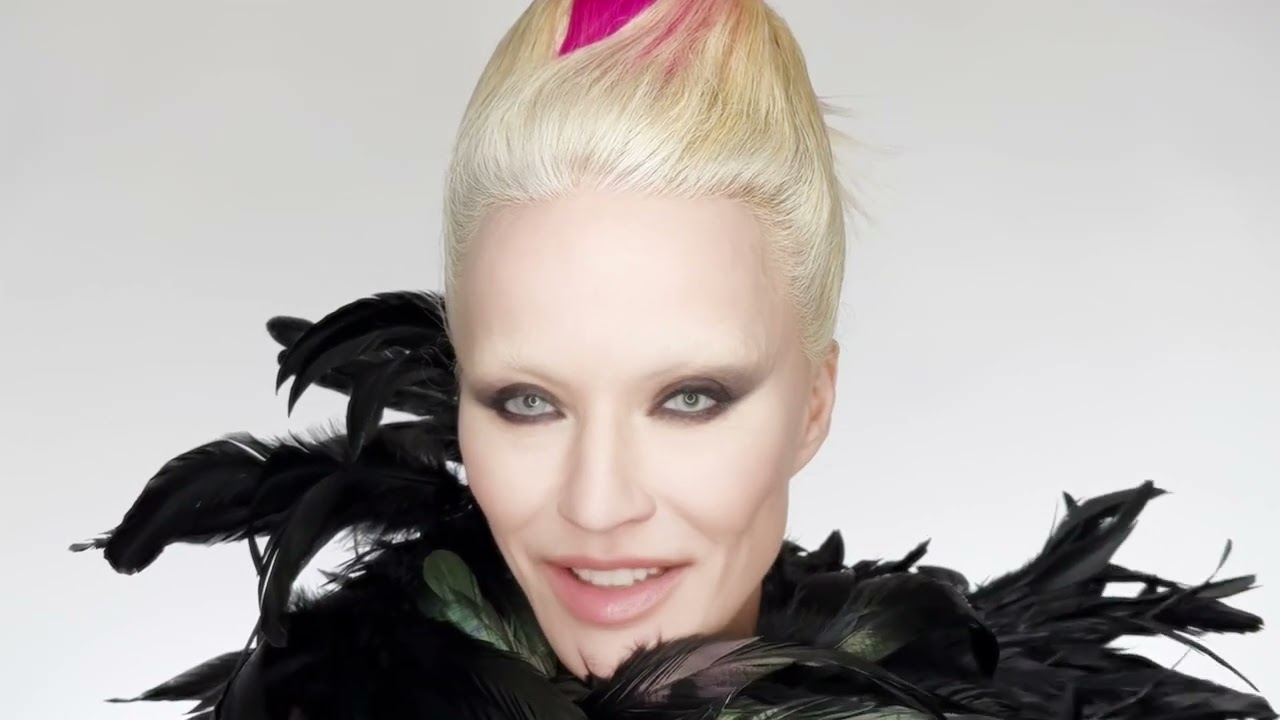 Daphne Guinness - No Joke (Official Video)