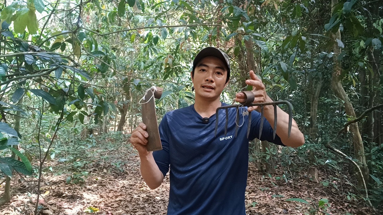 Vào rừng chặt cây làm cán cuốc