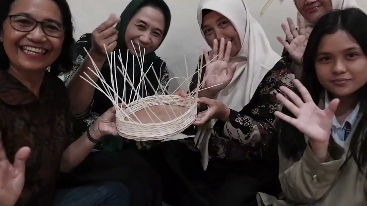 POERBATJARAKA 4 || Mengabdi pada Masyarakat