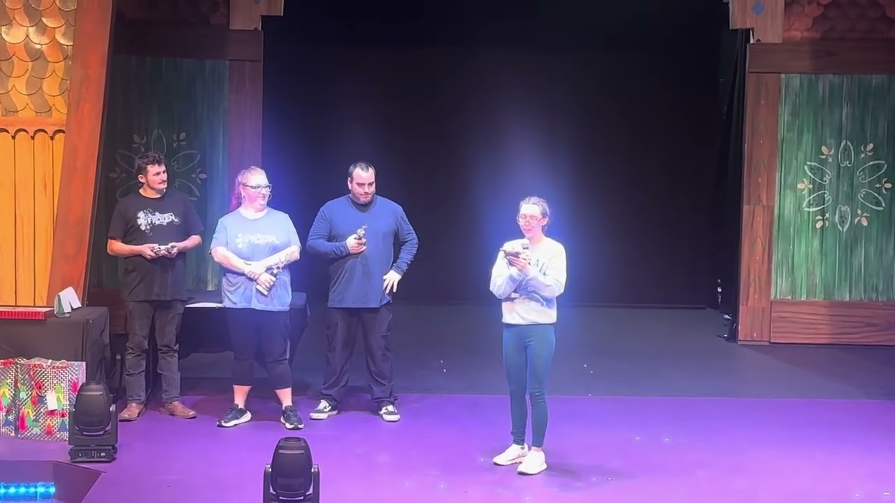 Second, to last  show of frozen awards speech ￼Sophia/ princess Anna  😢😢￼￼