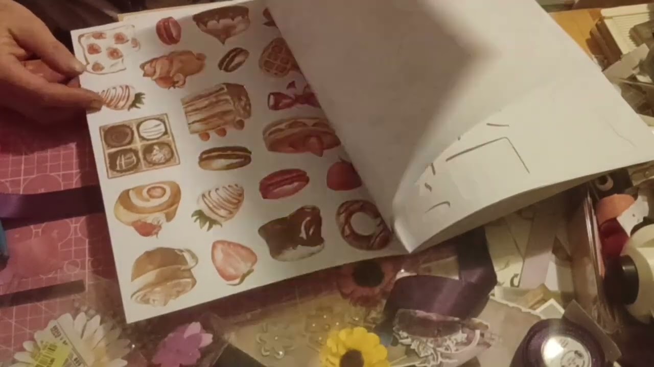 TUTO SCRAP /ALBUM STRUCTURE ENVELOPPE/DECO COUVERTURE/RUBAN ET FLEUR /PARTIE 2