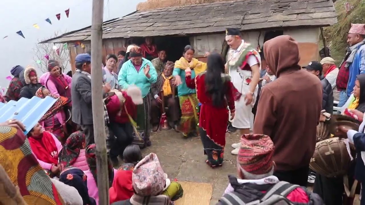 नाच्नलाई तान्नै पर्ने 