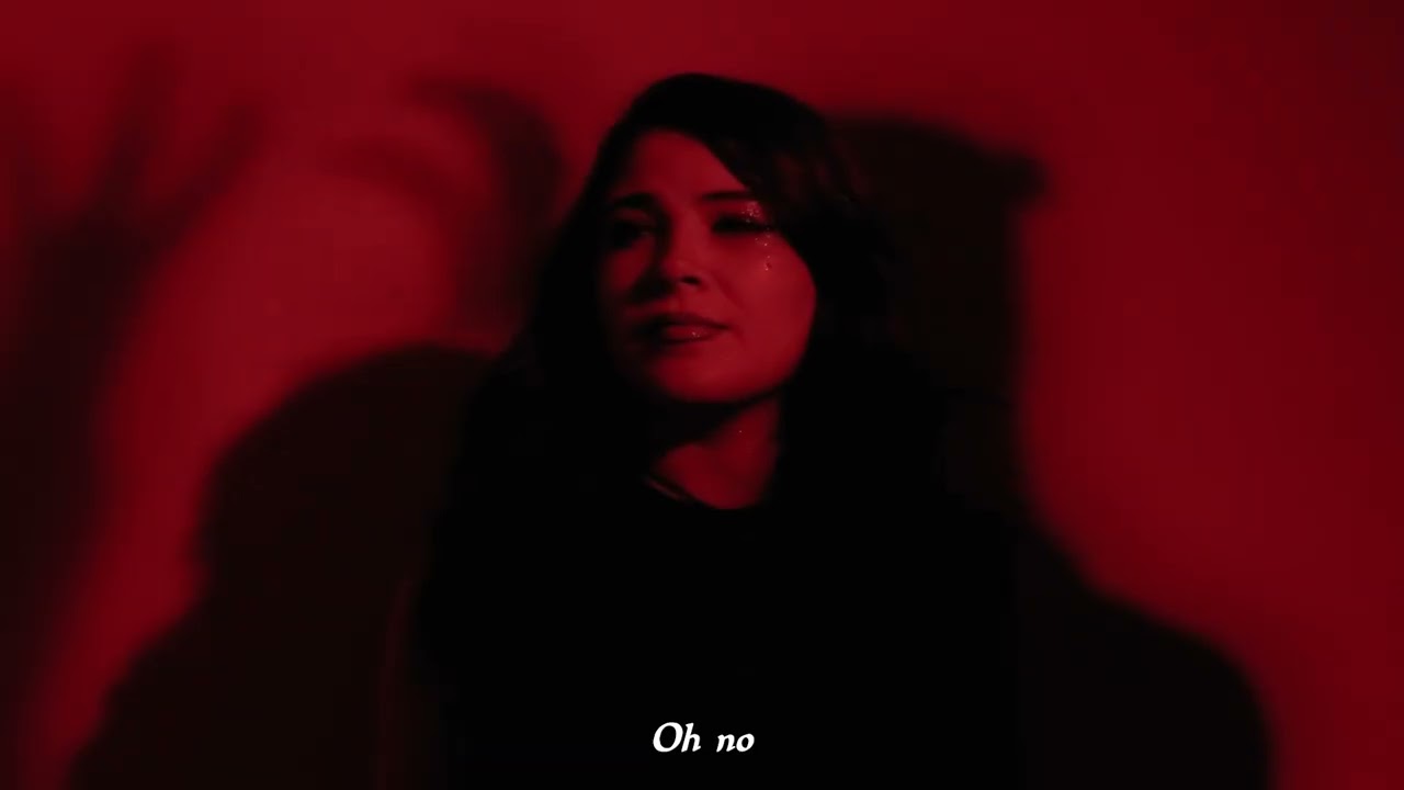 Aylu. - Out Of My Head (Vídeo Oficial)