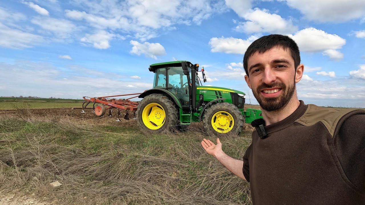 PREGĂTESC TERENURILE PENTRU PORUMB SI FLOAREA SOARELUI 