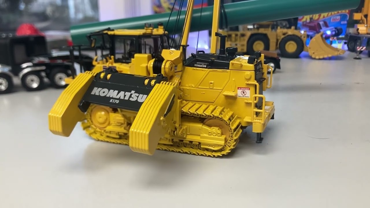 First Gear Komatsu D155CX Pipelayer unboxing