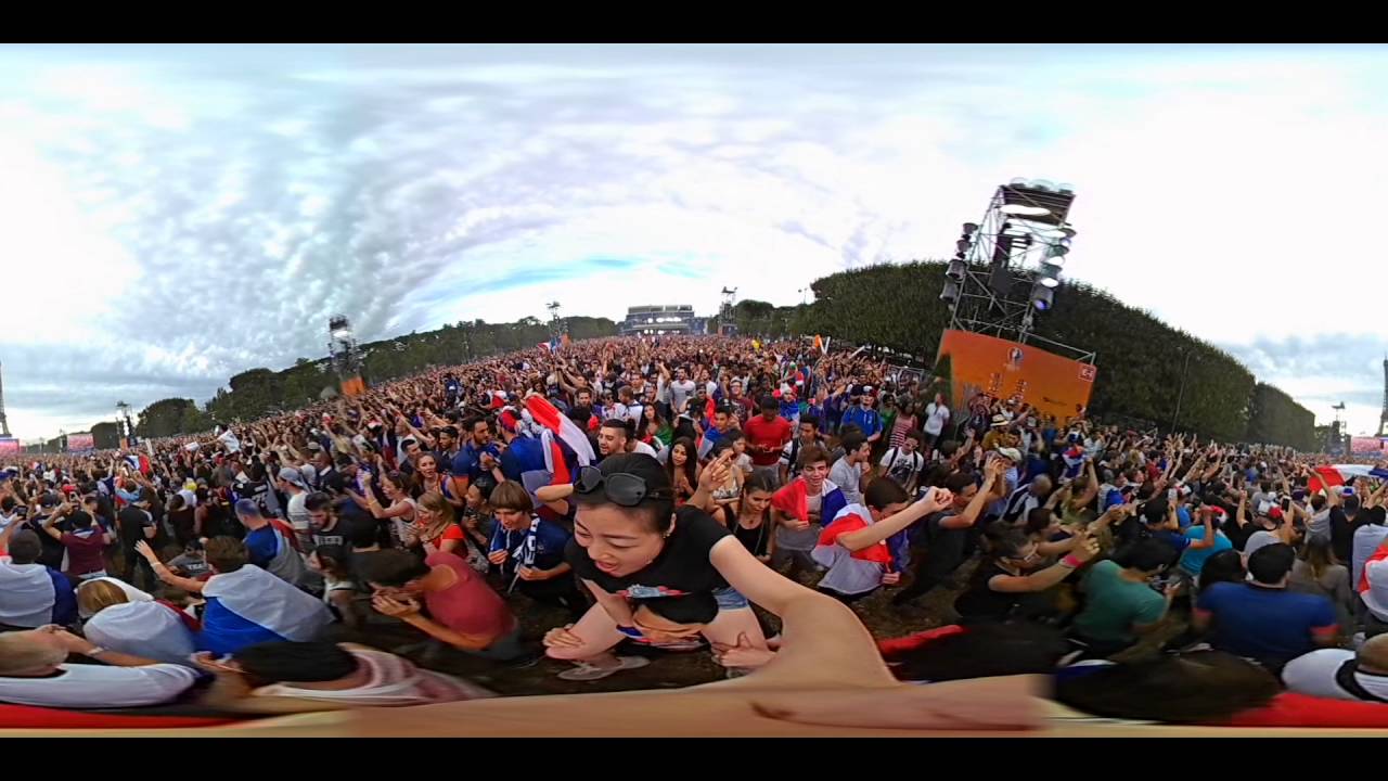 PANORAMIC FAN ZONE TOUR EIFFEL 360° PARIS final Portugal France  I will survive