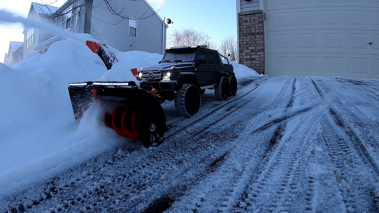 Traxxas TRX6 Mercedes G63 6x6 RC 3D Snowblower Truck Throwing Snow VL6 