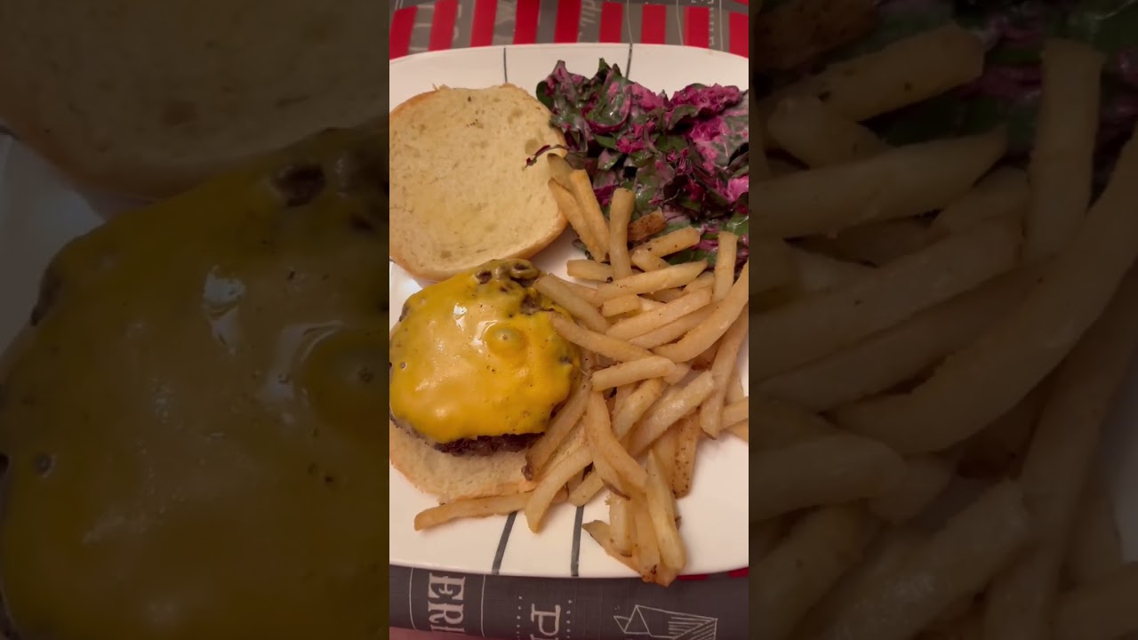 Hamburger et salade de betteraves 