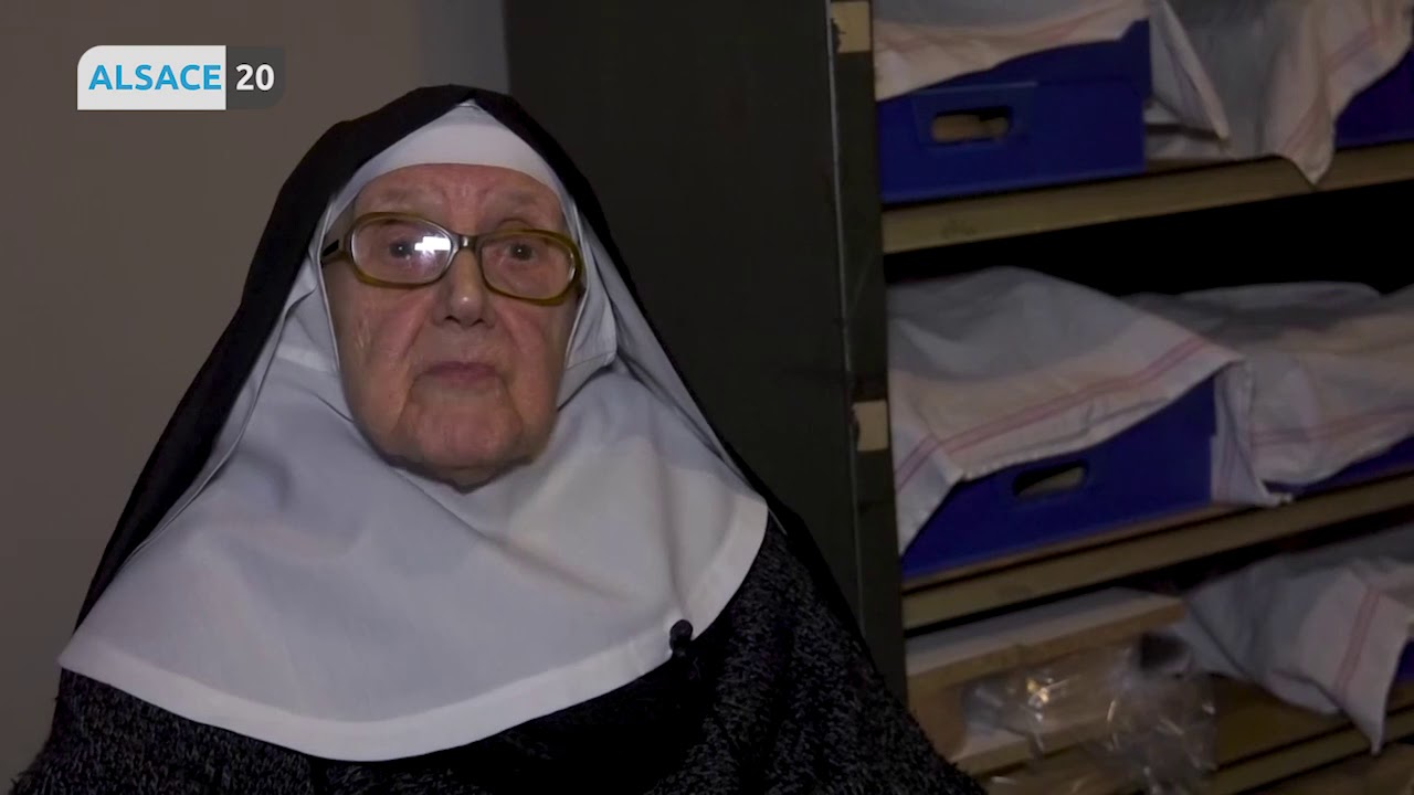Mère Marie-Paul fête ses 102 ans et ses 80 ans de vie monastique.
