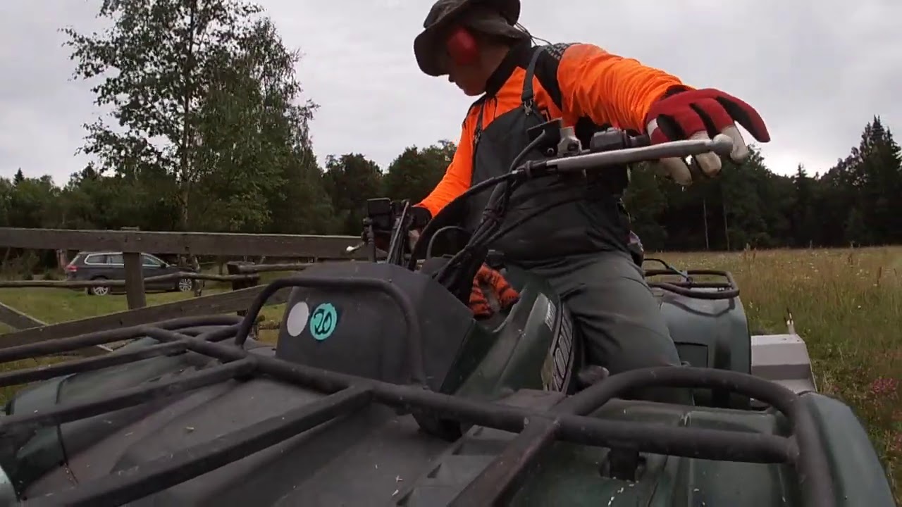 Wiese mähen mit Yamaha Kodiak und Jansen Mulchmäher Sommer 2020