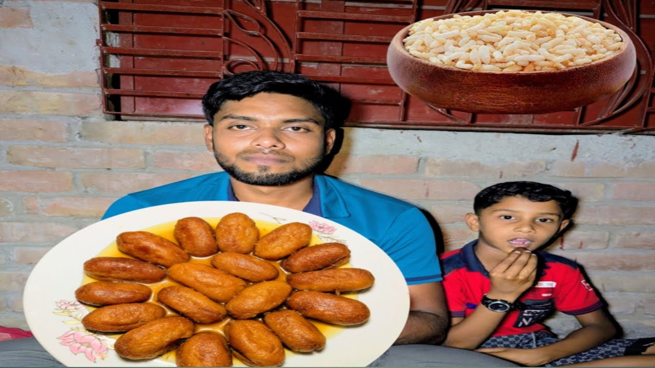 মুড়ি দিয়ে তৈরি মজার মিষ্টি।