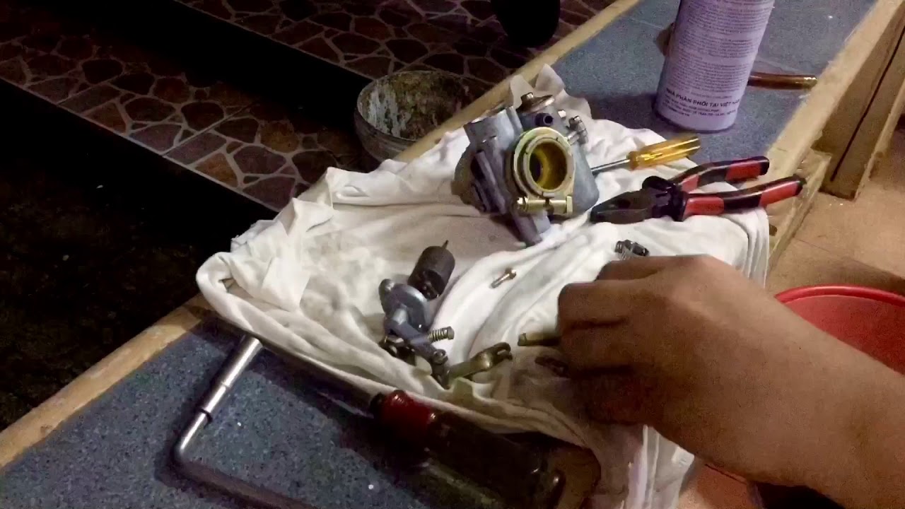 Clean the carburetor Spaco MA19 in my Lambretta Li 150 series 2 after long trip...