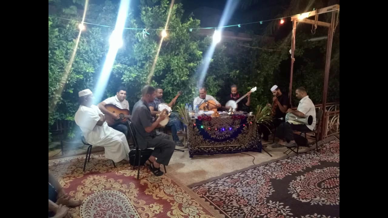قـــعــدة خــلويـــة مــــع شــــيــخ السـايــح القــرطـــي