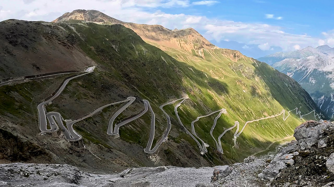 #passodellostelvio #passogavia #passodeltonale in #moto