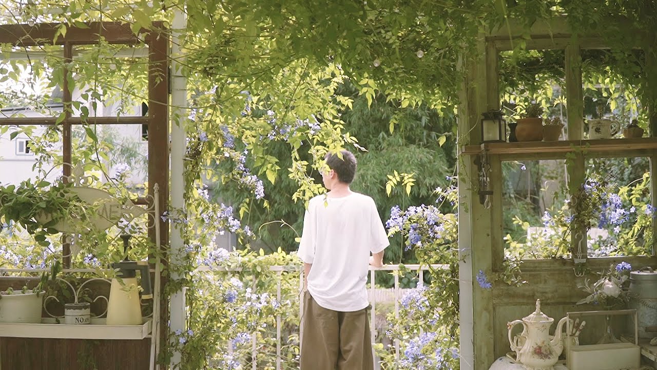 花一点时间改造一下我的屋顶花园，从杂乱无章到井井有条