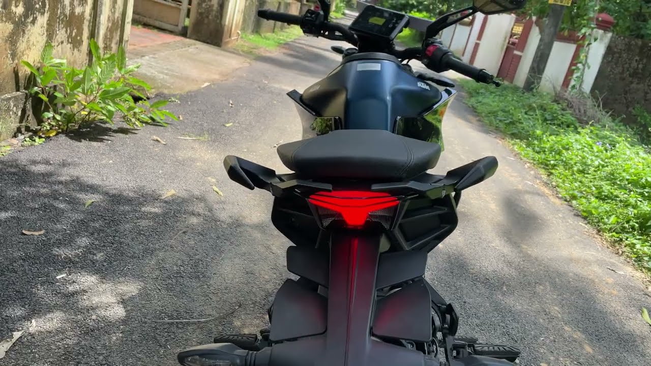 KTM Duke 250 GEN 3 Review| Malayalam | 2025 | Amrit Manu