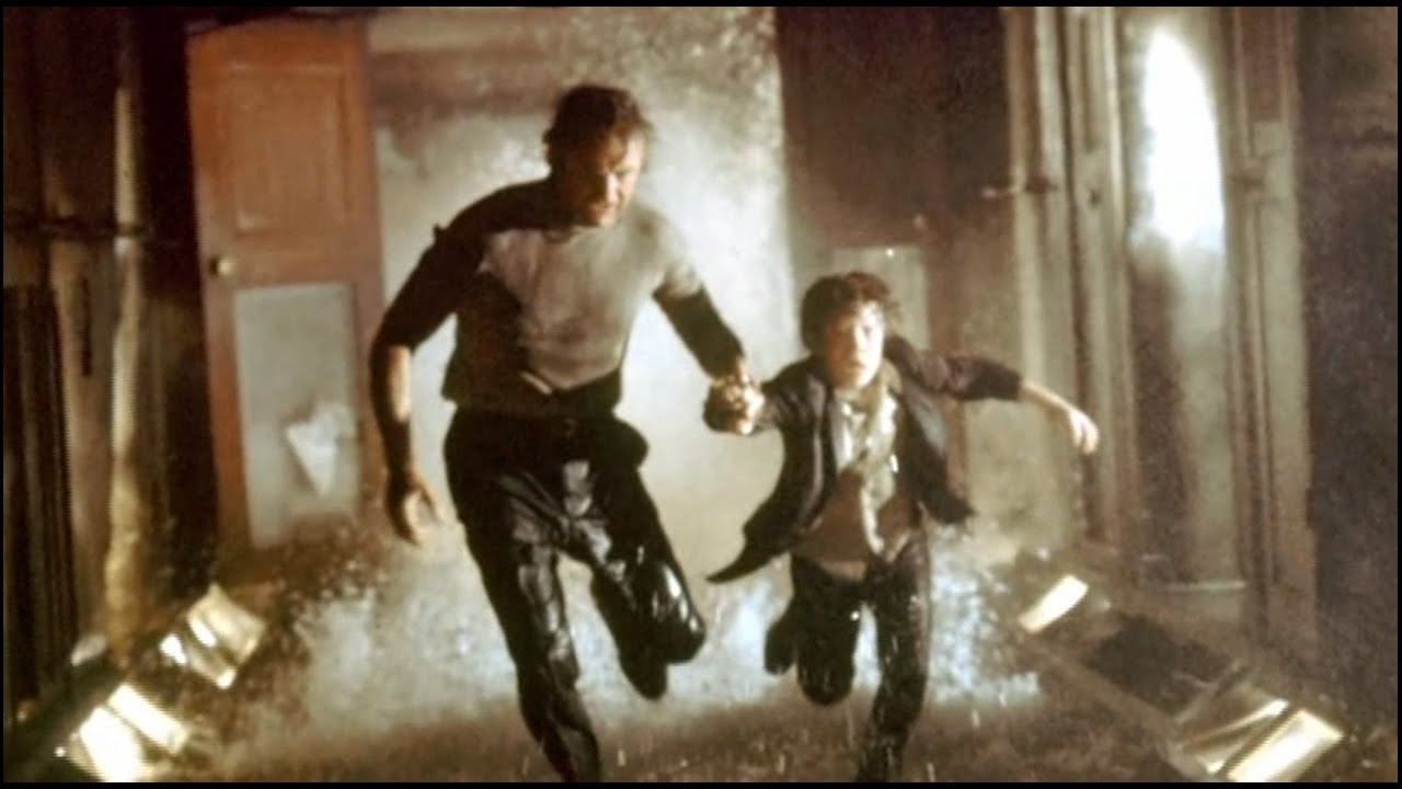 The Poseidon Adventure - Director Ronald Neame - Sinking Corridor