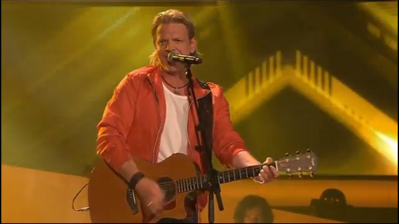 Burkhardt Eiben - Accidentally in Love | The Voice of Germany 2013 | Blind Audition