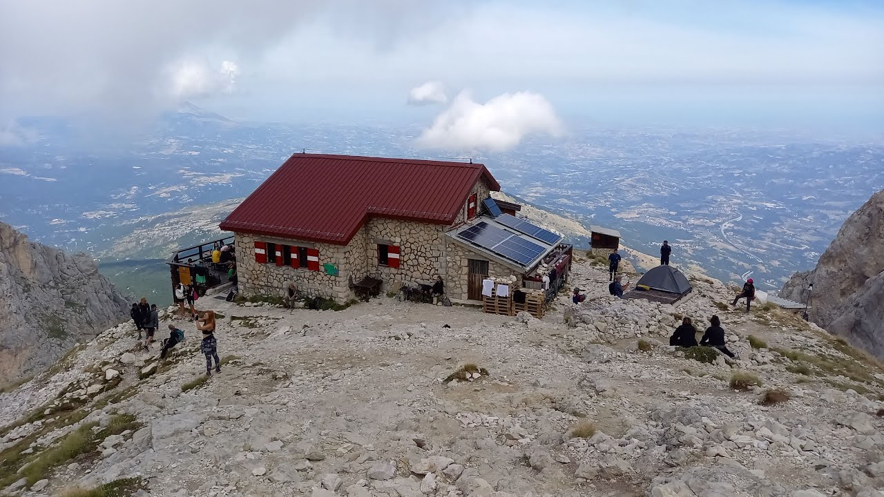 Da Prati di Tivo al Rifugio Franchetti.