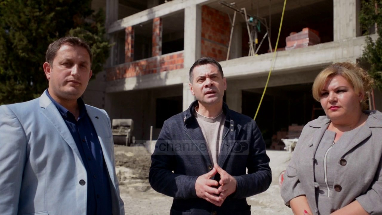 Fushata e Kavajës, Ahmetaj dhe Shehi në shkollën 