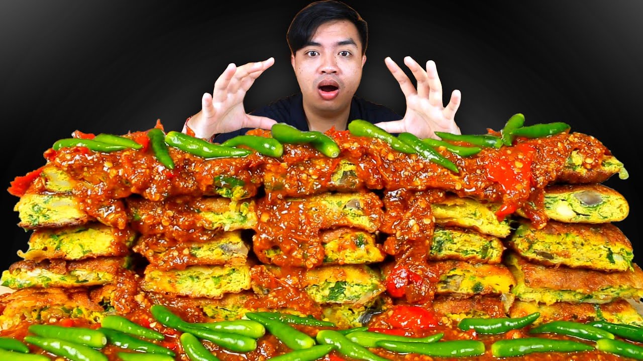 MUKBANG MARTABAK TELOR JUMBO SIRAM SAMBAL PAK GEMBUS LEVEL TERPEDAS