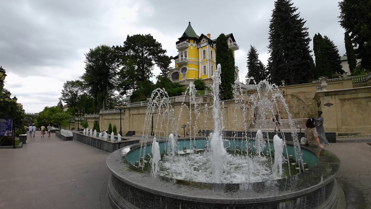 Кисловодск. Курортный бульвар, проспект Ленина и парк. Пешая релакс - прогулка. 4K 30fps.