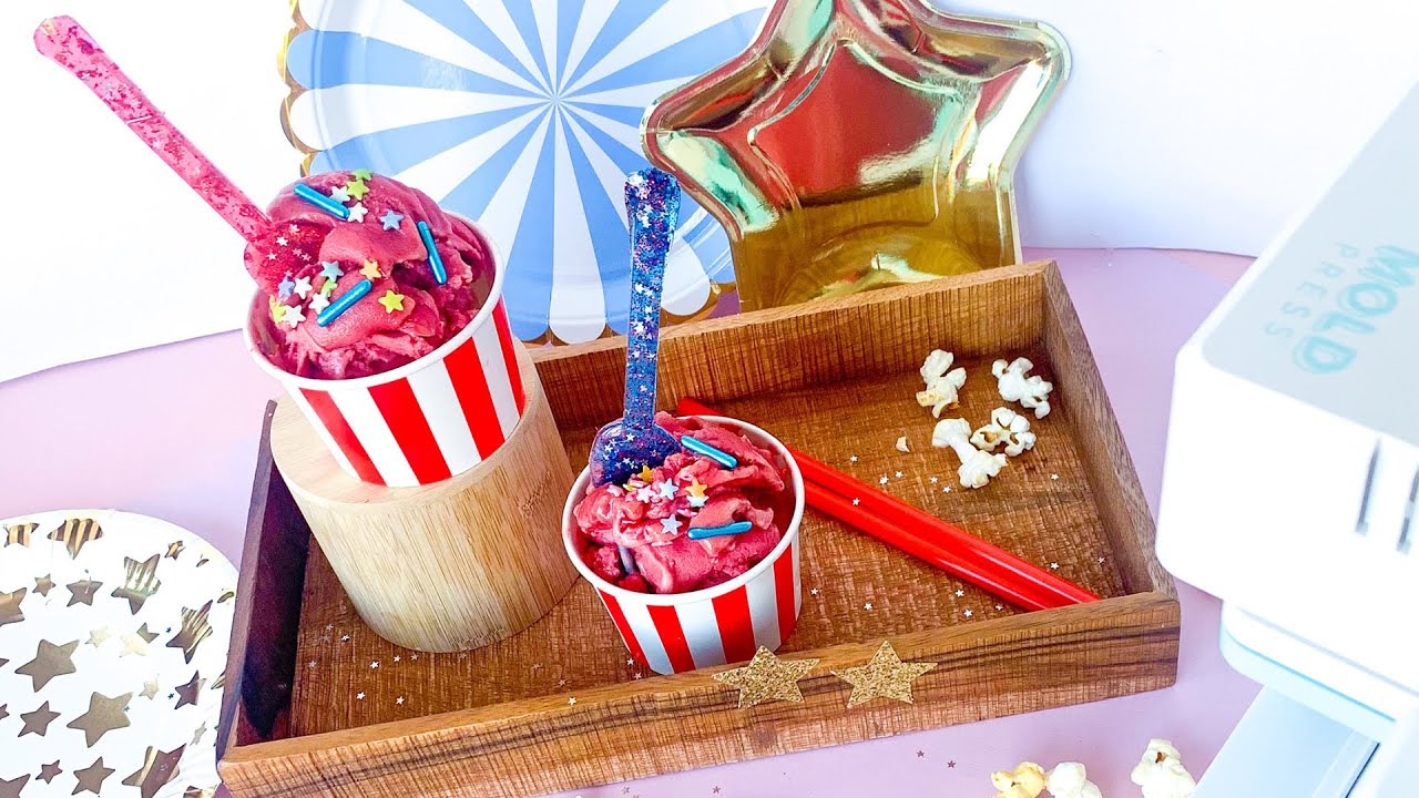 Make 4th of July Resin Spoons with the Mold Press
