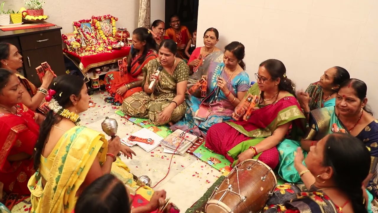 🌺બડા પ્યારા પ્યારા હે મેરા કુંવર કનૈયા🌺👉(ભજન  લખેલું છે)👈
