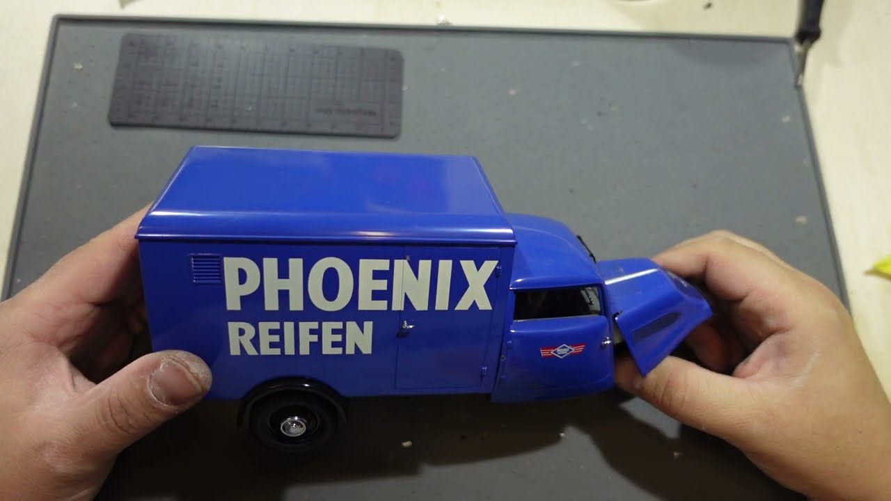 Tempo Hanseat Phoenix 1:18 Minichamps