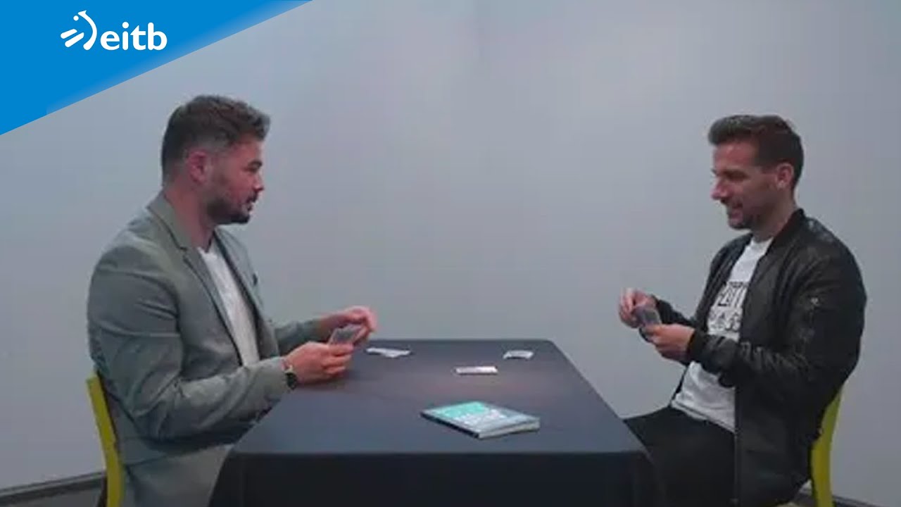 Partida de cartas con Gabriel Rufián: ¿Cuál de estos políticos es más de izquierdas?