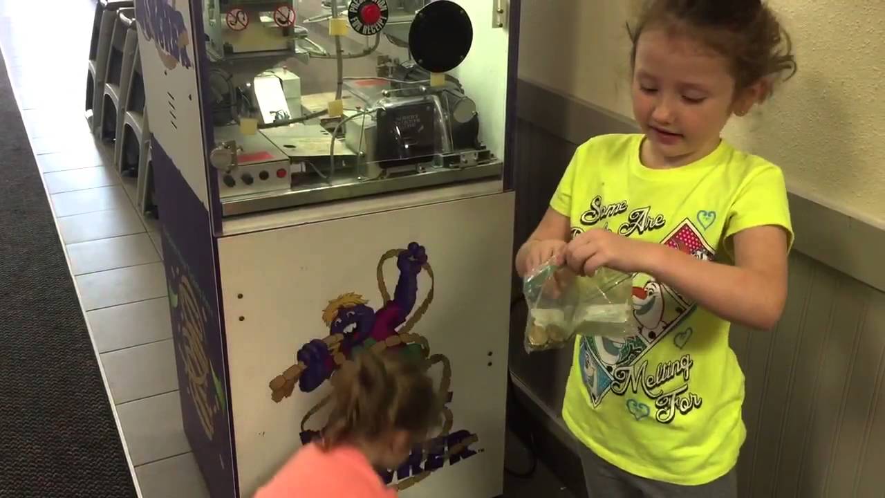 Natalie & Emma Use Chuck E Cheese Game Prize Ticket Muncher Machine
