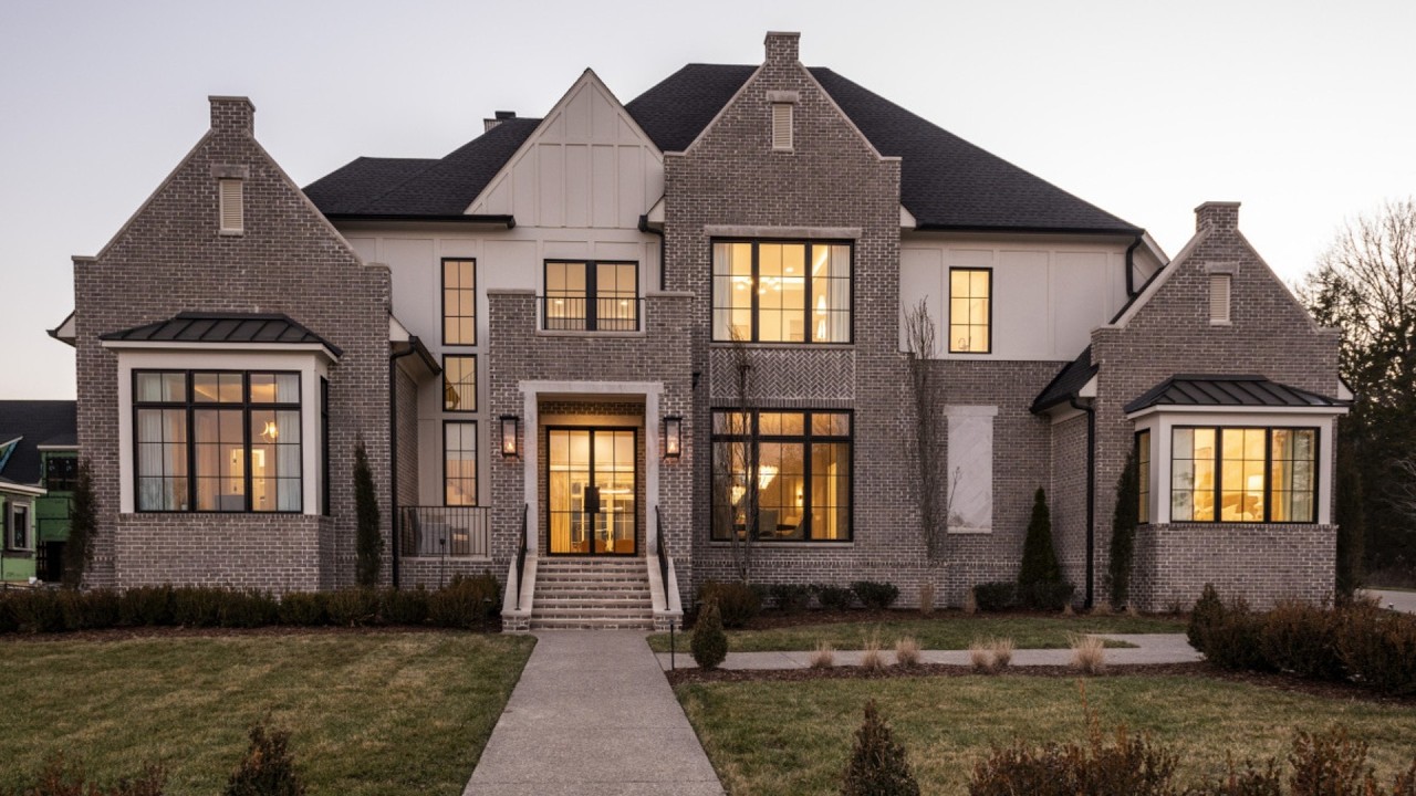 INSIDE 2 AWARD-WINNING MODEL HOMES W/ EXCEPTIONAL DESIGNS